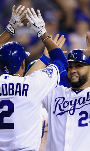 Gee, Escobar lead red-hot Royals to 8-5 win over Yankees